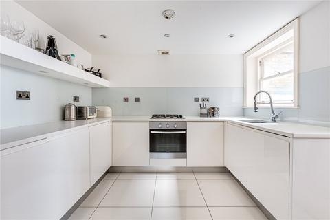 2 bedroom maisonette to rent, Limburg Road, London