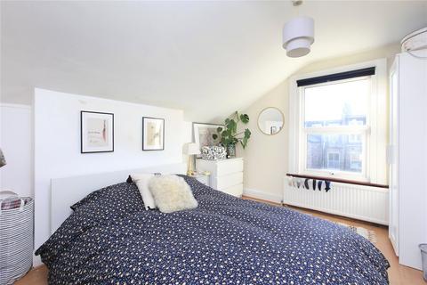 2 bedroom flat to rent, Gaskarth Road, Clapham South, London