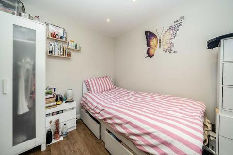 2 bedroom flat for sale, Mortimer Crescent, London NW6