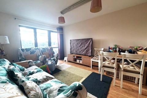 2 bedroom flat to rent, Grant Road, Harrow HA3