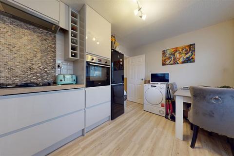 2 bedroom end of terrace house for sale, Sharman Walk, Milton Keynes MK13