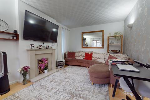 3 bedroom detached house for sale, Hunsdon Close, Milton Keynes MK14