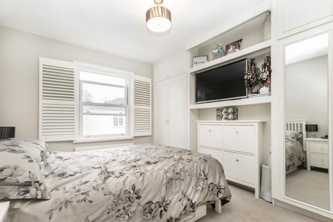 2 bedroom terraced house to rent, Chestnut Road, Twickenham TW2
