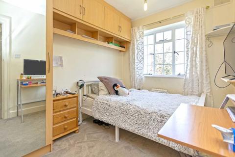 undefined, Ealing Village, London W5