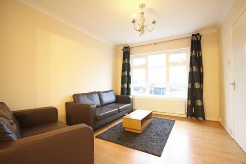 3 bedroom house to rent, Crossmead Avenue, Greenford UB6
