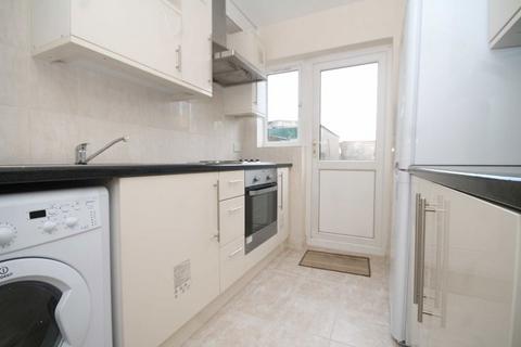 3 bedroom house to rent, Crossmead Avenue, Greenford UB6