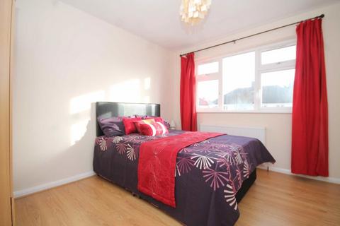 3 bedroom house to rent, Crossmead Avenue, Greenford UB6