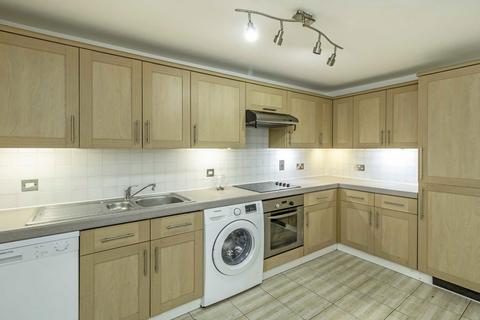 2 bedroom flat to rent, The Avenue, London W13