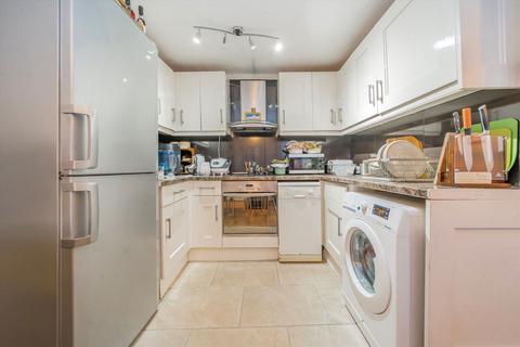 1 bedroom flat to rent, Vicars Bridge Close, Wembley HA0