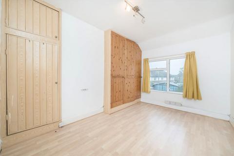 4 bedroom house to rent, Beechmount Avenue, London W7