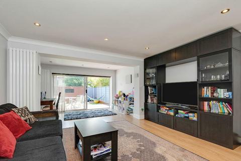 4 bedroom house to rent, Windmill Lane, Greenford UB6