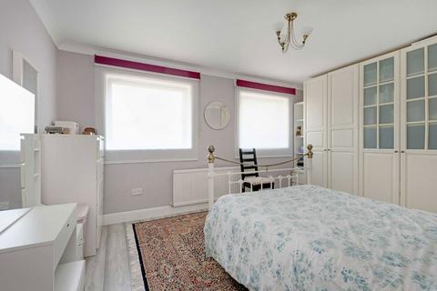 4 bedroom house to rent, Windmill Lane, Greenford UB6