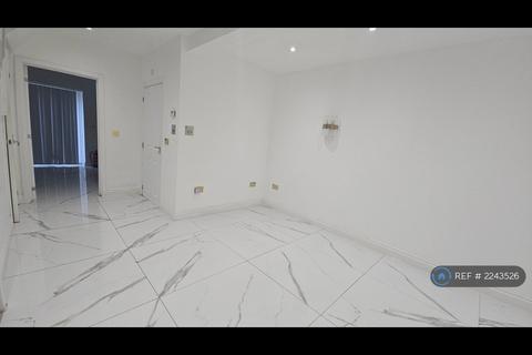undefined, Felnex Avenue, Wallington, SM6