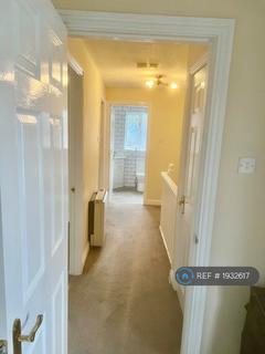 2 bedroom flat to rent, Hions Close, Brighouse, HD6