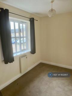 2 bedroom flat to rent, Hions Close, Brighouse, HD6