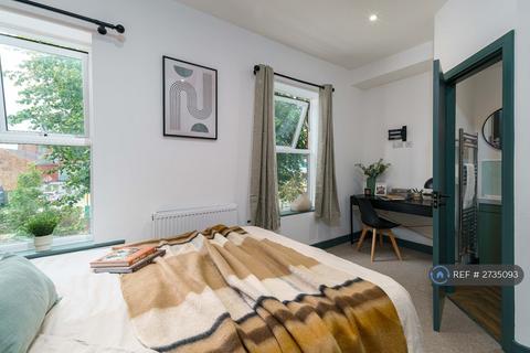 1 bedroom in a house share to rent, Grange Avenue, Warrington, WA4