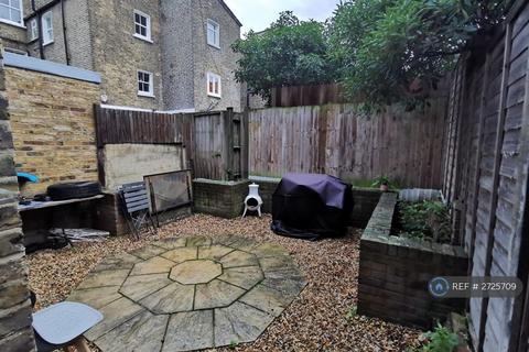 2 bedroom flat to rent, Heyford Avenue, London, SW8