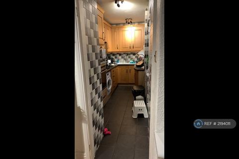 3 bedroom semi-detached house to rent, The Avenue, Stoke-On-Trent, ST4