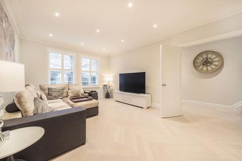 2 bedroom flat to rent, Thames Street, Weybridge KT13