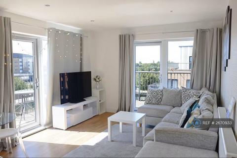2 bedroom penthouse to rent, Maxwell Road, Romford, RM7