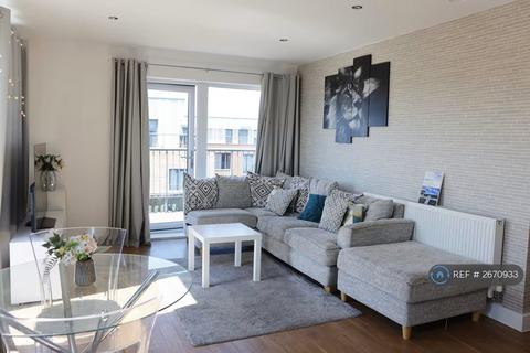 2 bedroom penthouse to rent, Maxwell Road, Romford, RM7