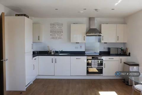 2 bedroom penthouse to rent, Maxwell Road, Romford, RM7
