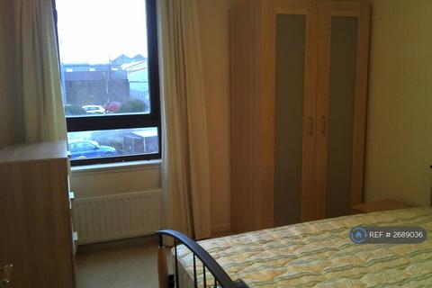 2 bedroom flat to rent, Middlesex Gardens, Glasgow, G41