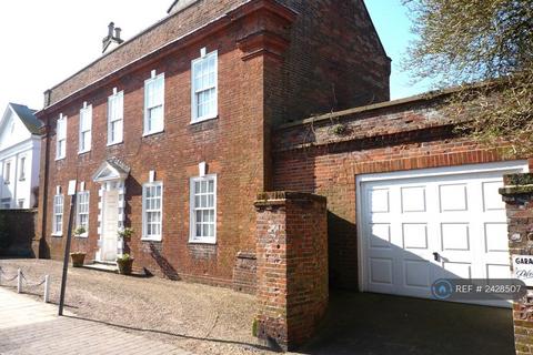 5 bedroom detached house to rent, High Street, Southwold, IP18