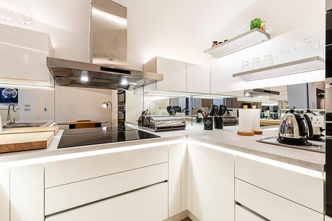 3 bedroom flat to rent, Winchester Street, London SW1V