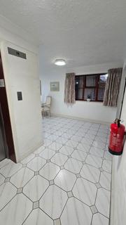 2 bedroom flat to rent, Canterbury Court, Woodlands, Golders Green, NW11