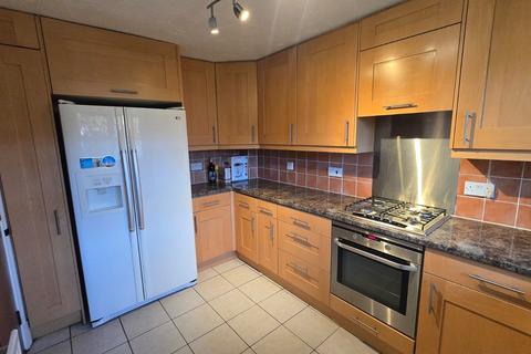 2 bedroom flat to rent, Canterbury Court, Woodlands, Golders Green, NW11