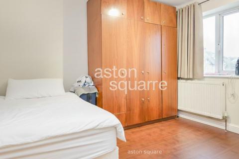 2 bedroom flat to rent, The Vale, London, NW11