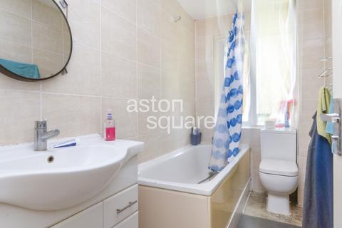 2 bedroom flat to rent, The Vale, London, NW11