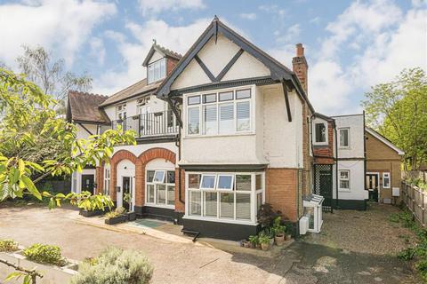 2 bedroom flat for sale - Kingston Lane, Teddington TW11