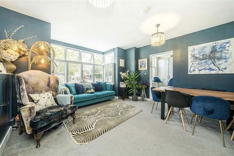 2 bedroom flat for sale, Kingston Lane, Teddington TW11