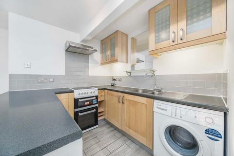 1 bedroom flat for sale, Station Road, Hampton TW12