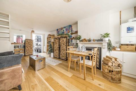 2 bedroom house for sale, Parrs Place, Hampton TW12
