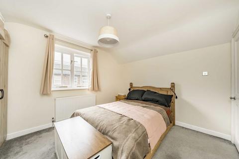 2 bedroom house for sale, Parrs Place, Hampton TW12