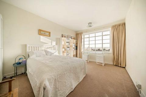 2 bedroom flat for sale, Haverstock Hill, London NW3