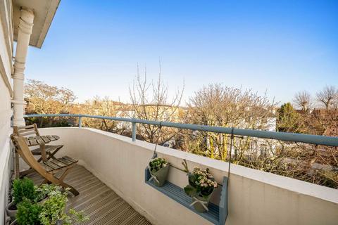 2 bedroom flat for sale, Haverstock Hill, London NW3