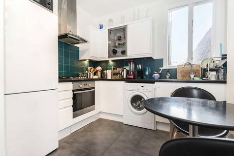1 bedroom flat to rent, Ivy Crescent, London W4