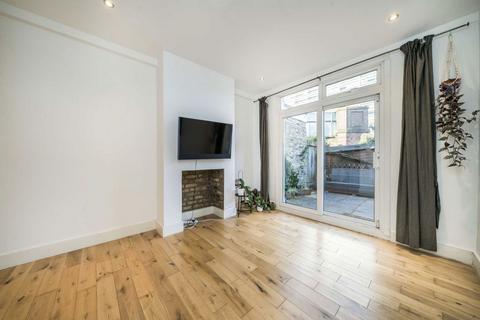 1 bedroom flat to rent, Ivy Crescent, London W4