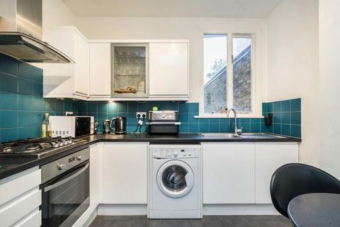 1 bedroom flat to rent, Ivy Crescent, London W4