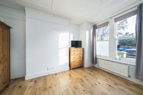 1 bedroom flat to rent, Ivy Crescent, London W4