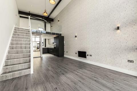 Studio to rent, Bollo Lane, London W3