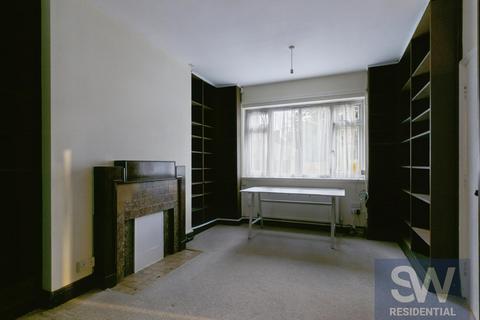 5 bedroom semi-detached house to rent, Low Grange View, Leeds