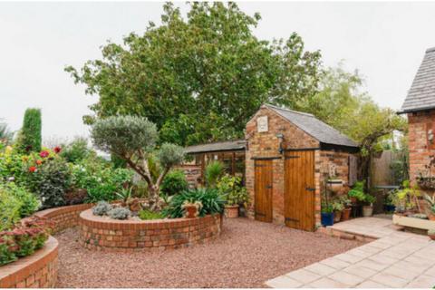 3 bedroom semi-detached house for sale, Newton Harcourt LE8