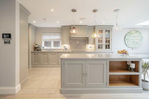 5 bedroom detached house for sale, Old Farm Road, Hampton TW12