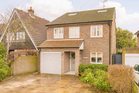 undefined, Old Farm Road, Hampton TW12