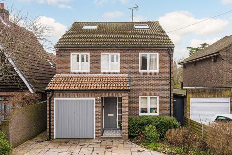 undefined, Old Farm Road, Hampton TW12